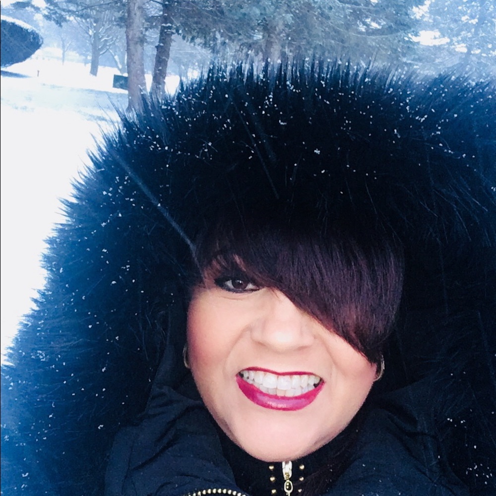 Meet your Posher, Claudia